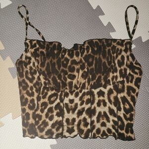 leopard print crop top